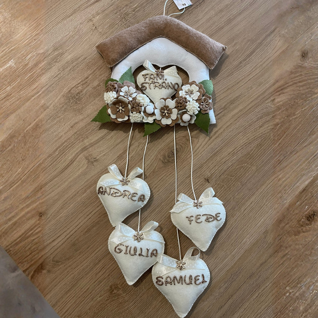 Fuoriporta casetta con cuori